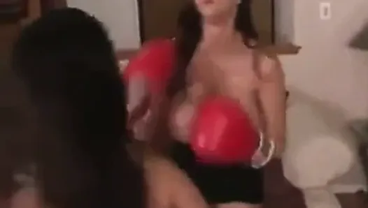 气球胸部拳击（2）