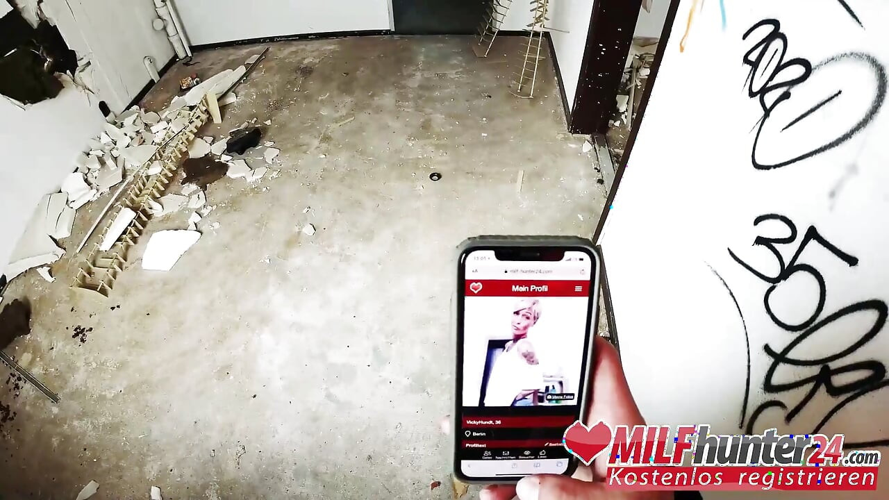 Охотник за милфами жестко трахает худенькую Vicky Hundt! (НЕМЕЦКОЕ)
