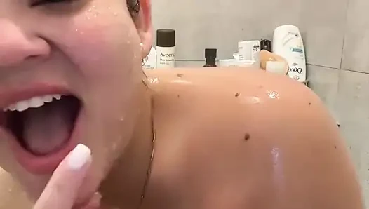 Live Stream with Dani Valentina