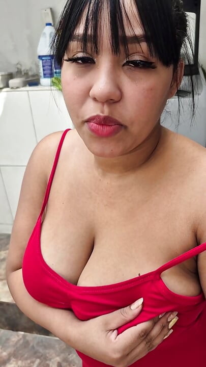 Si sé algo en que soy realmente bueno: es chupar pollas hasta que exploten