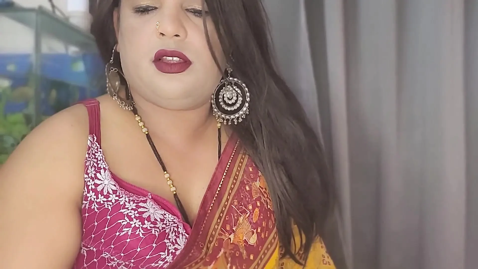 मेरे साथ अकेली ऊब गई बुक शो