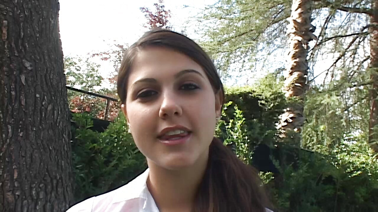 वह मुझे पीछे से चोदता है और मुझे चरमसुख मिलता है