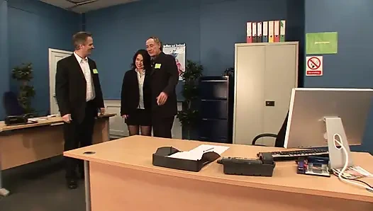 Amcık yalama büyük siyah amcığı parmaklıyor sikişiyor