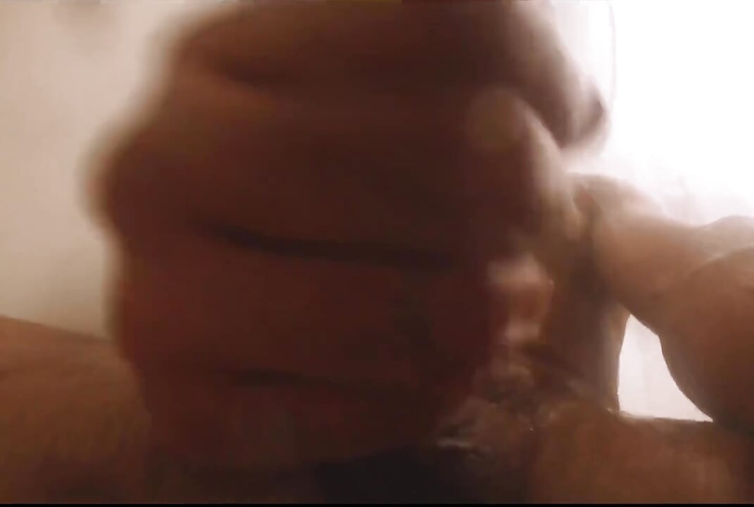 POV-sperm i brusebadet på dit ansigt