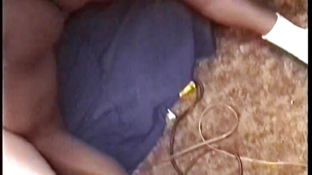 Tante semok ini dientot habis-habisan sama kontol raksasa pria kulit hitam
