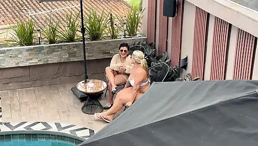 My MILF stepmom gives me a free massage but I ended up with the BBC grab of the masseuse in my mouth