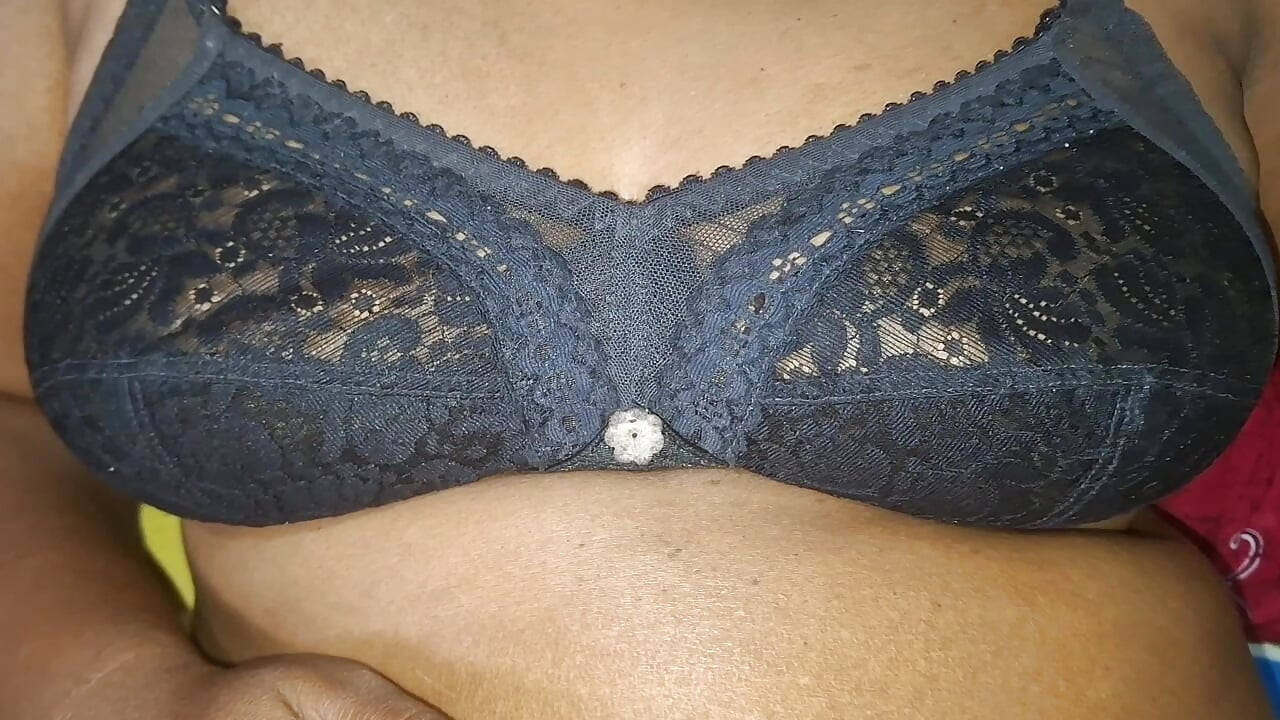 Tombul Asyalı orta yaşlı seksi kadın