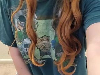 Redhead in a cute t-shirt