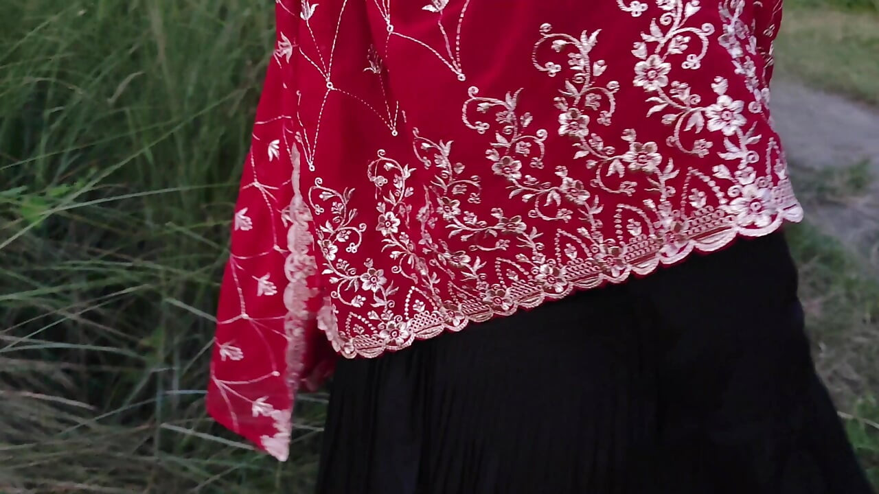 Güzel baldızını yürüyüşten sonra eve götürüp romantik bir sikişme videosu.