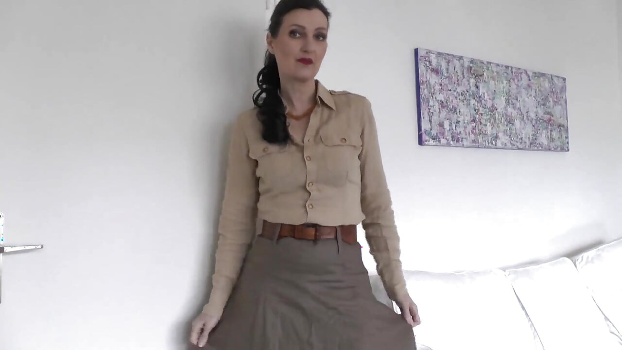 Prueba de cinturón emocionante con una falda de lino, parte 3, Lady Victoria Valente