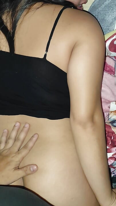 IL BAISE UNE FEMME DE MÉNAGE MILF PINAY APRÈS AVOIR NETTOYÉ LA MAISON