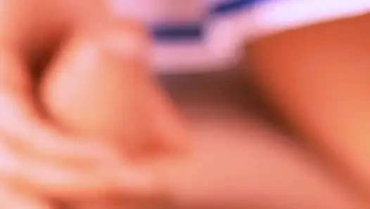 Хорошенькая крошка-студентка скачет на этом хуе после уроков