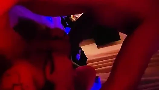 Cewek seksi dengan tenggorokan ini lagi asik ngentot tenggorokan - pov