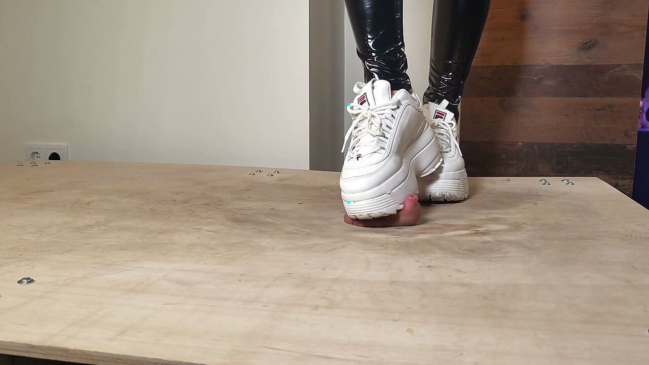 Fila Disruptor Plateau Cock Crush Full Clip - Lady Thaya