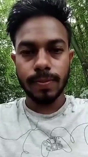 Unforgettable moment from "The jungle is when I get excited and masturbate with my hands."