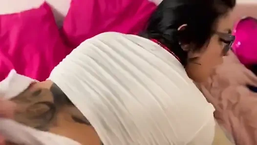 Плохая студентка получает то, что она заслуживает всего в ее задницу, настоящий анал