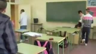 Nalgadas en el aula