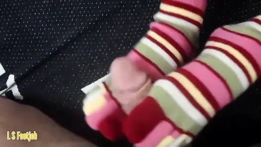 Amatör kız arkadaş ateşli çorapla bakış açısı