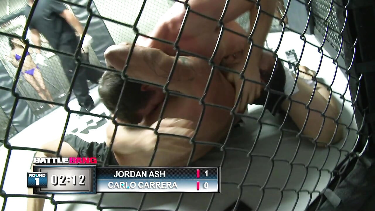 Puta pesada de delicioso filly agujero se ve pequeña llena de facial