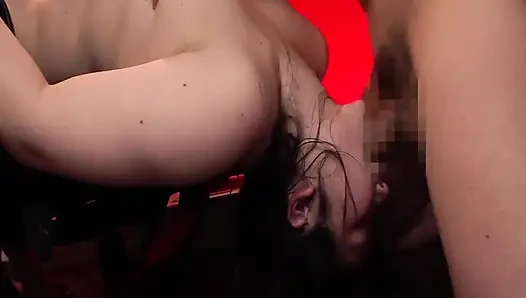 Ayaka hirosaki kontrol ve his tüm varlıklarını bastırdıkça sınırların ötesine geçti