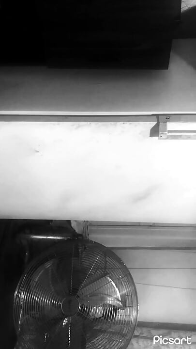 Teen in netzstrümpfen