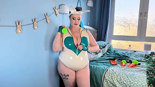 Tavşan kız fışkırtıyor ve anal seks - solo kız