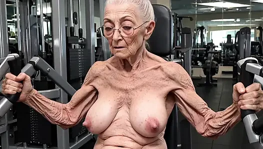 Wanita tua di gym