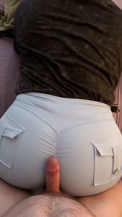 Grande rabo vestido, hot dogging ejaculação