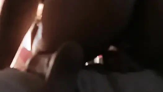 Aku bilang untuk fokus pada permainannya sementara aku fokus pada dia