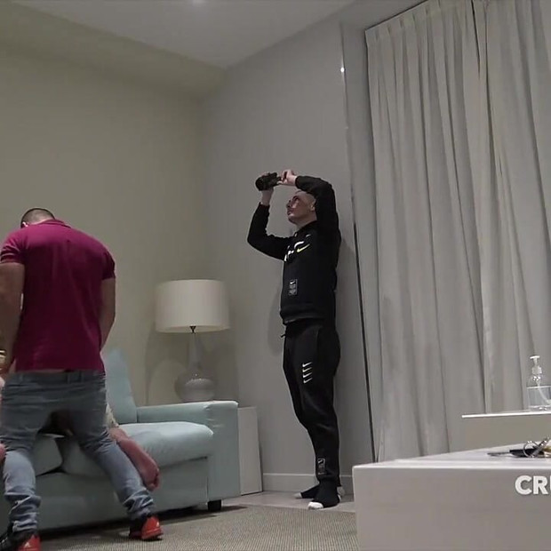 Porn cam at home creampied by all his friends