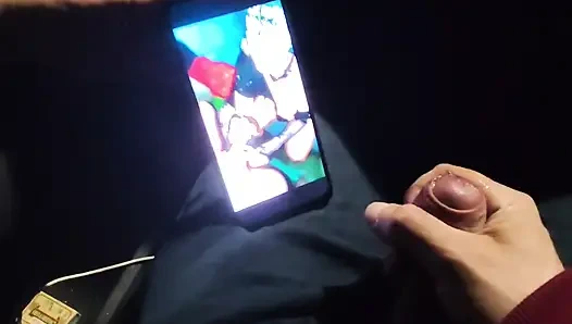 Hampir kepergok! Dia ngocok di lalu lintas di depanku, aku suka menonton. Crot sperma banyak banget!  Bagian 2