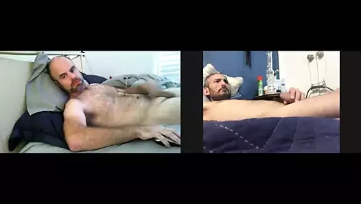 Zoom'da 2 normal adam