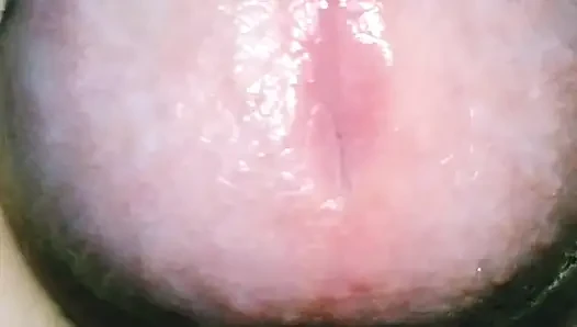 Daha iyi bir gün için sabah yakın çekim mastürbasyonu, spermle dolu
