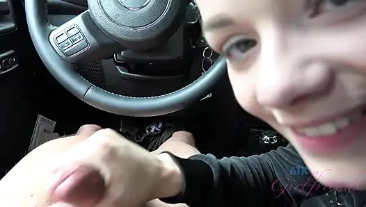 Pov elsa jean nyepong kontol dan ngocok kontol di dalam mobil! Pirang mengisap, menunggangi keras lalu mengocok mani muncrat besar-besaran