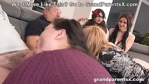 Kelas dalam sesi! di GrandParentsX