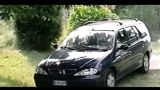 Schöne amateurin fickt mit MILF-ehefrauen und ehemännern mit großen schwänzen