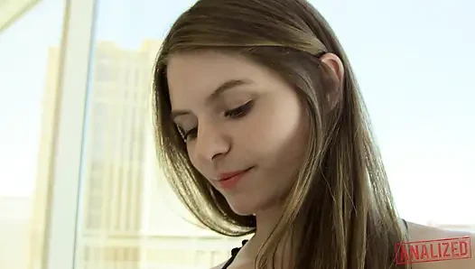 Analized - Джеймс Дин посещает Alice March, стремясь наказать ее тугое маленькое очко.