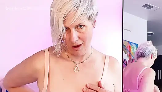 Mami hilft, den besten bh herauszupicken, während sie mir sagt, wie ich mich berührt und wichsanleitung abspritzt