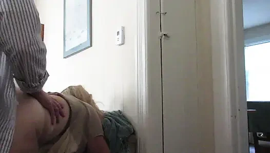 Ich ficke sie von hinten