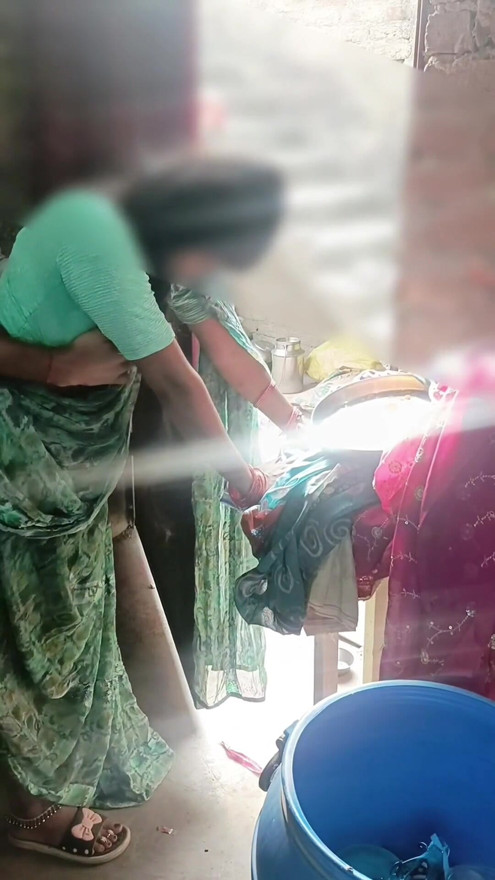 Seeing sister-in-law alone in broad daylight,Hindi Sexy Video,Indian Sexy Video,Desi Sexy Video,Sexy Video,Sex Video,XXX Video | Clip 1