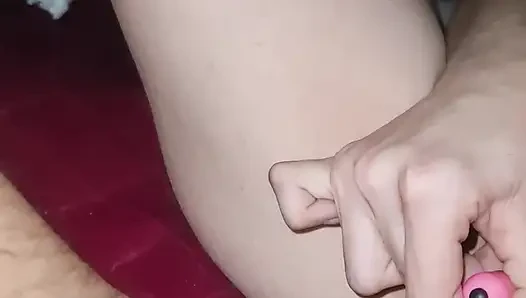 Istri semok seksi bugil dan peregangan memek