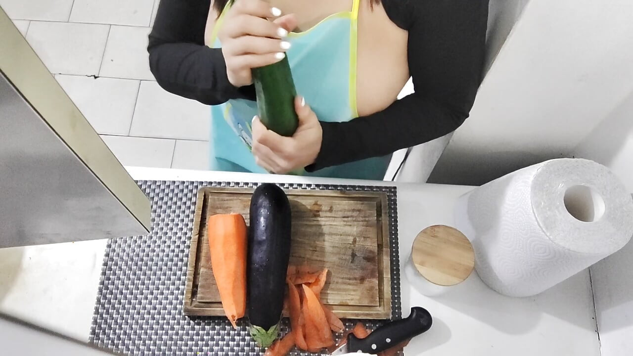 I shove a huge cucumber up my hungry asshole - Fetish