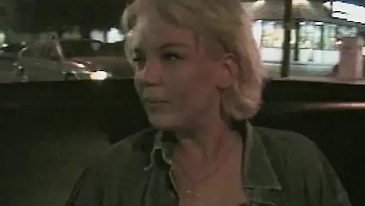 Versaute Taxifahrt: Heiße Abenteuer mit blonder Schönheit