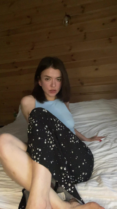 Be honest how long did you stare? 💋 Swipe and confess