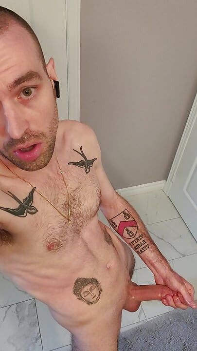 Tattoo guy jacks off