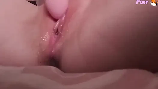 Сливочный трах с огромным розовым дилдо до оргазма