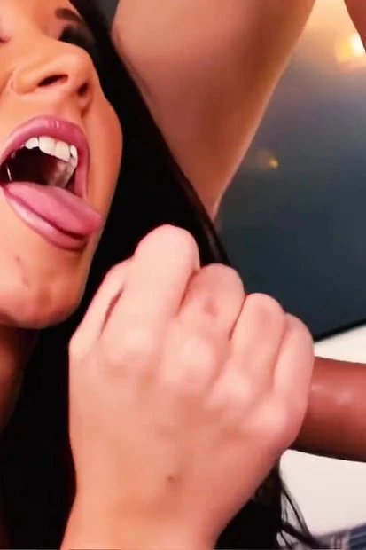 Jayden Jaymes Enjoys Ass Play