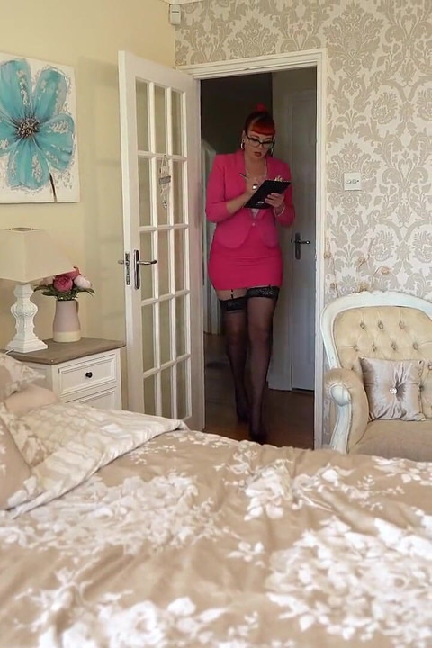 Auburn Fox - yarağının her yerine ruj!