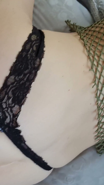 Pousse le bouton rouge dans mon cul, camarade (double pénétration et plug anal) | Clip 2