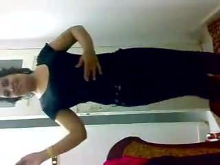 egyptian girl dancing for her lover